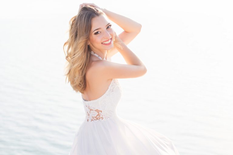 How to Choose the Perfect Beach Wedding Dress|A Flirty Short Number||||