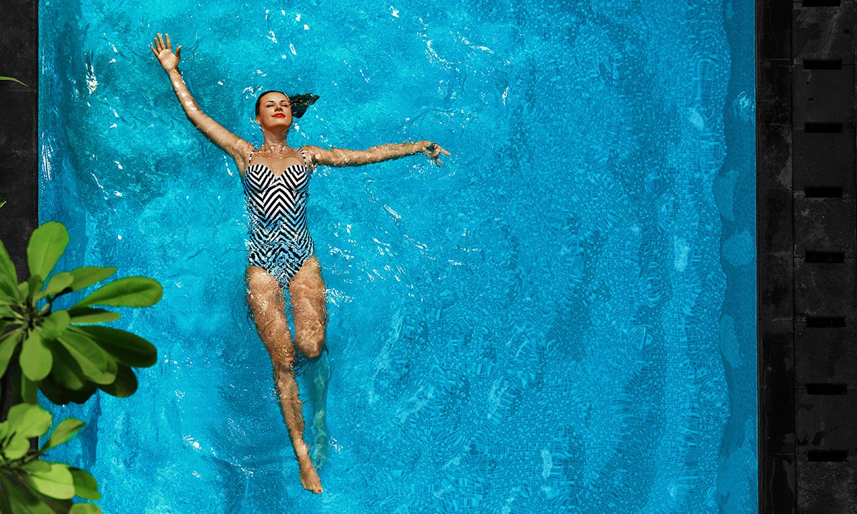 Mujer nadando
