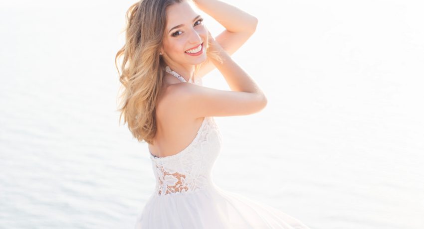 How to Choose the Perfect Beach Wedding Dress|A Flirty Short Number||||
