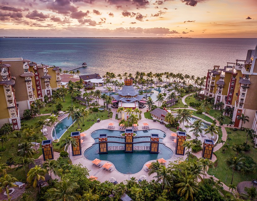 Villa del Palmar Cancun