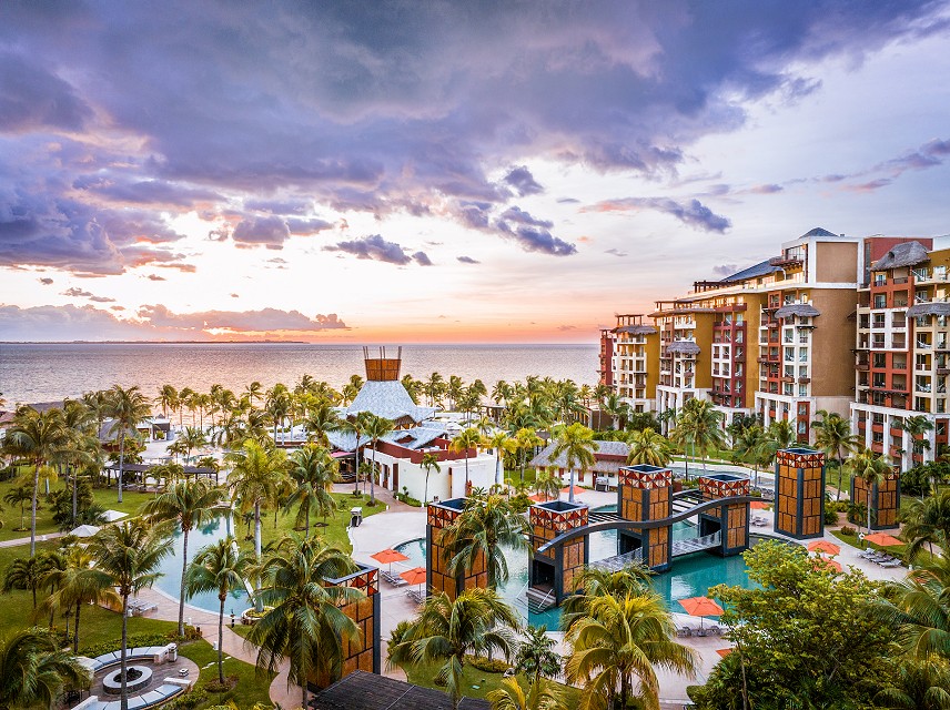 Villa del Palmar Cancun