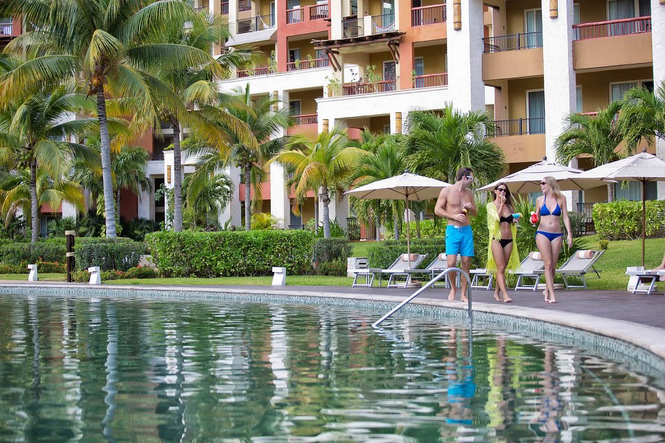 adults-pool-villa-del-palmar-cancun