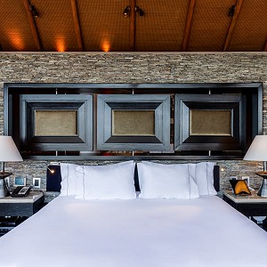grand penthouse king size bed