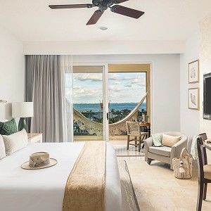 king size bed suite with private balcony