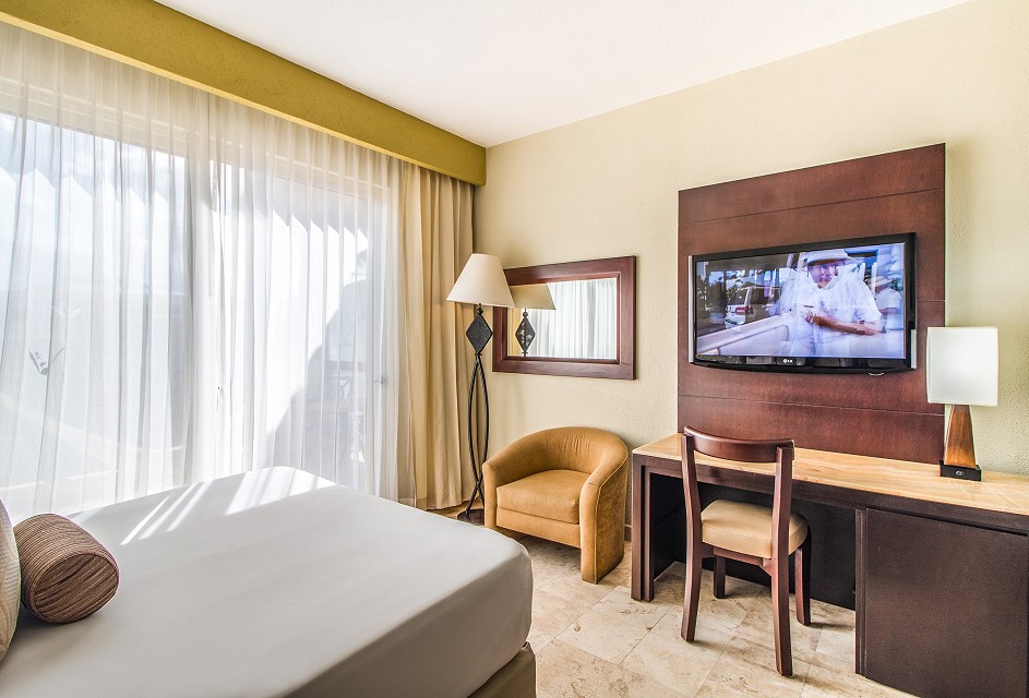 ocean front suite with tv
