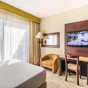 ocean front suite with tv