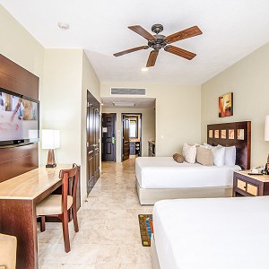 bedroom with two king size bed