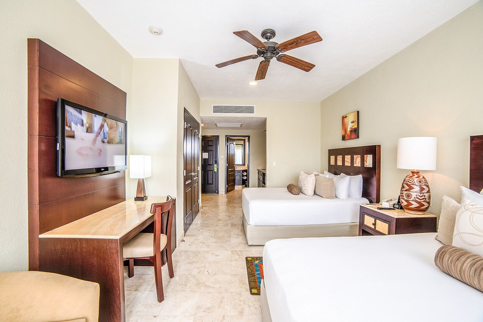 bedroom with two king size bed