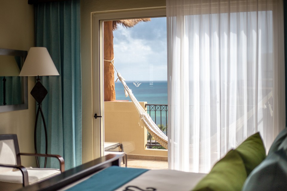 ocean front king size bed