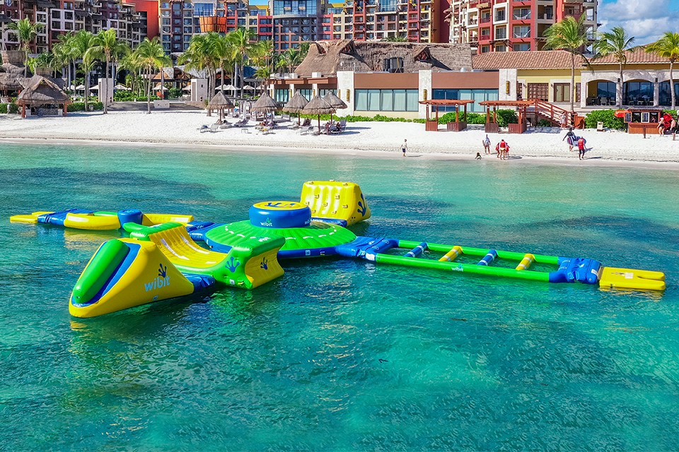 inflatable-aqua-park-villa-del-palmar-cancun-gallery