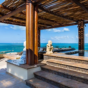 grand penthouse private terrace with jacuzzi