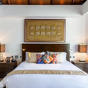 grand penthouse king size bed