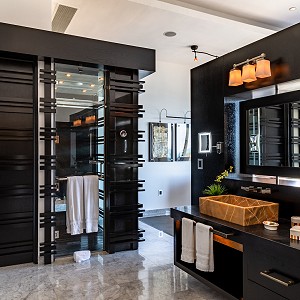 grand penthouse main bathroom