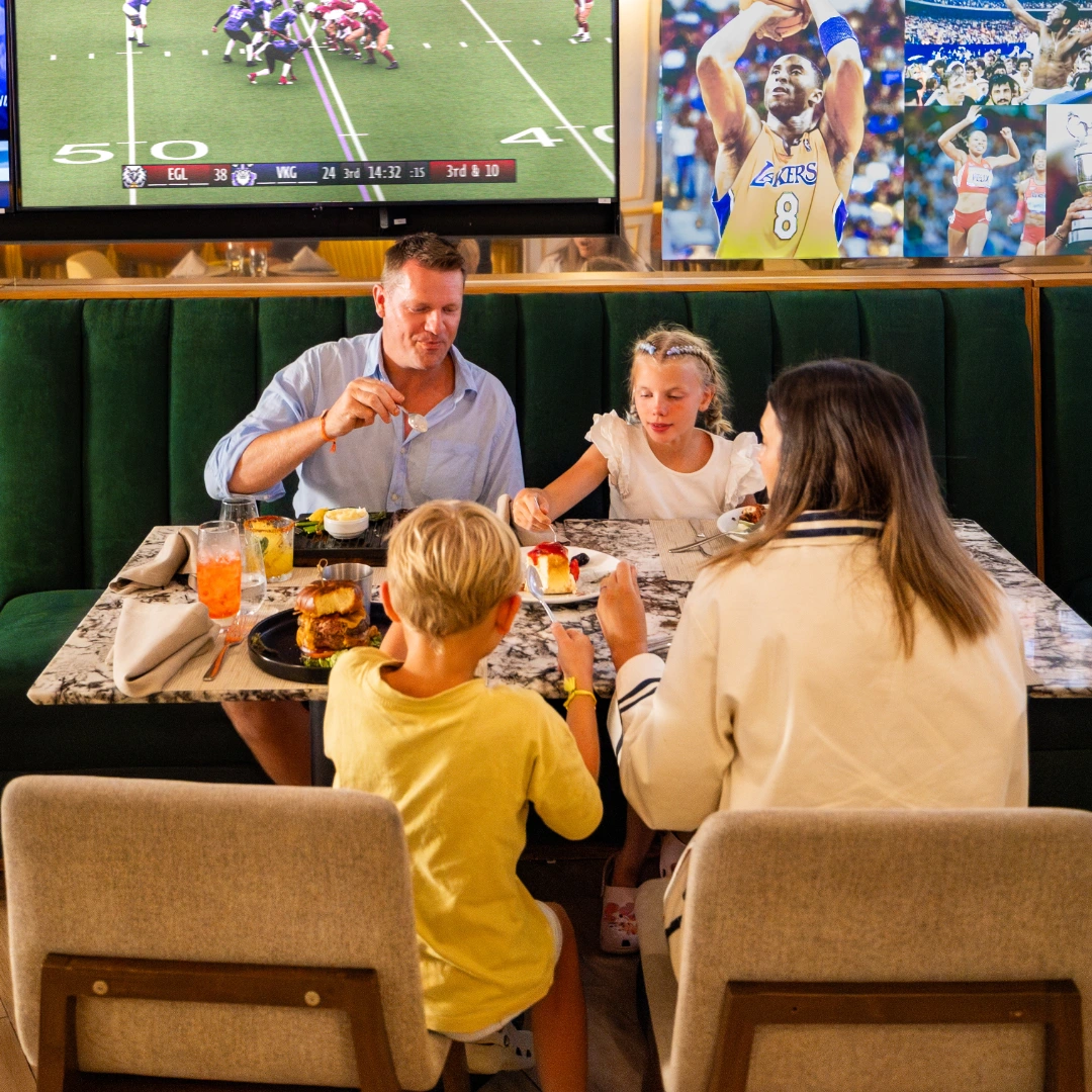 Hasta 2 niños se hospedan y comen gratis*