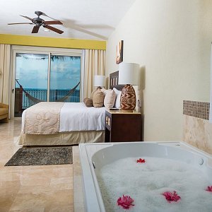 penthouse suite with tub