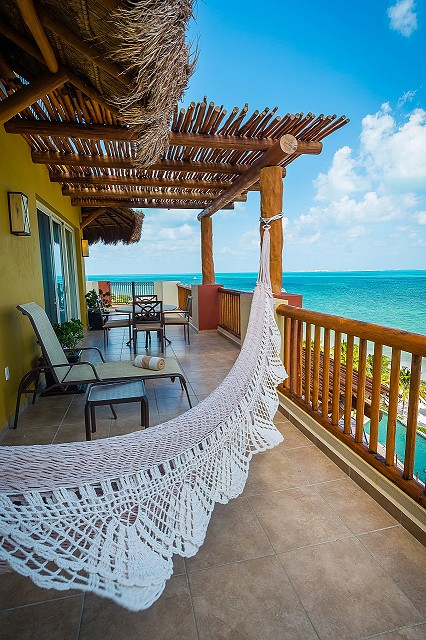 suite with private terrace and hamock