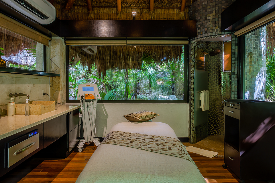 Binary Premium by RÖS’S Village Spa Cancun